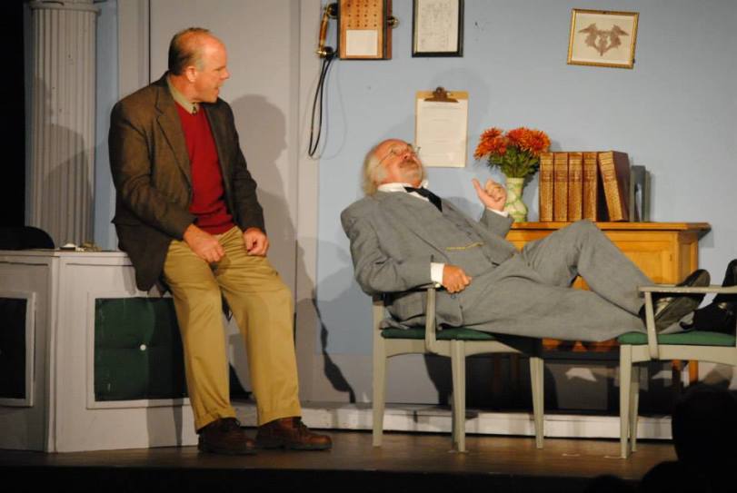 Chumley and Elwood switch roles as the doctor dreams of going to Akron.